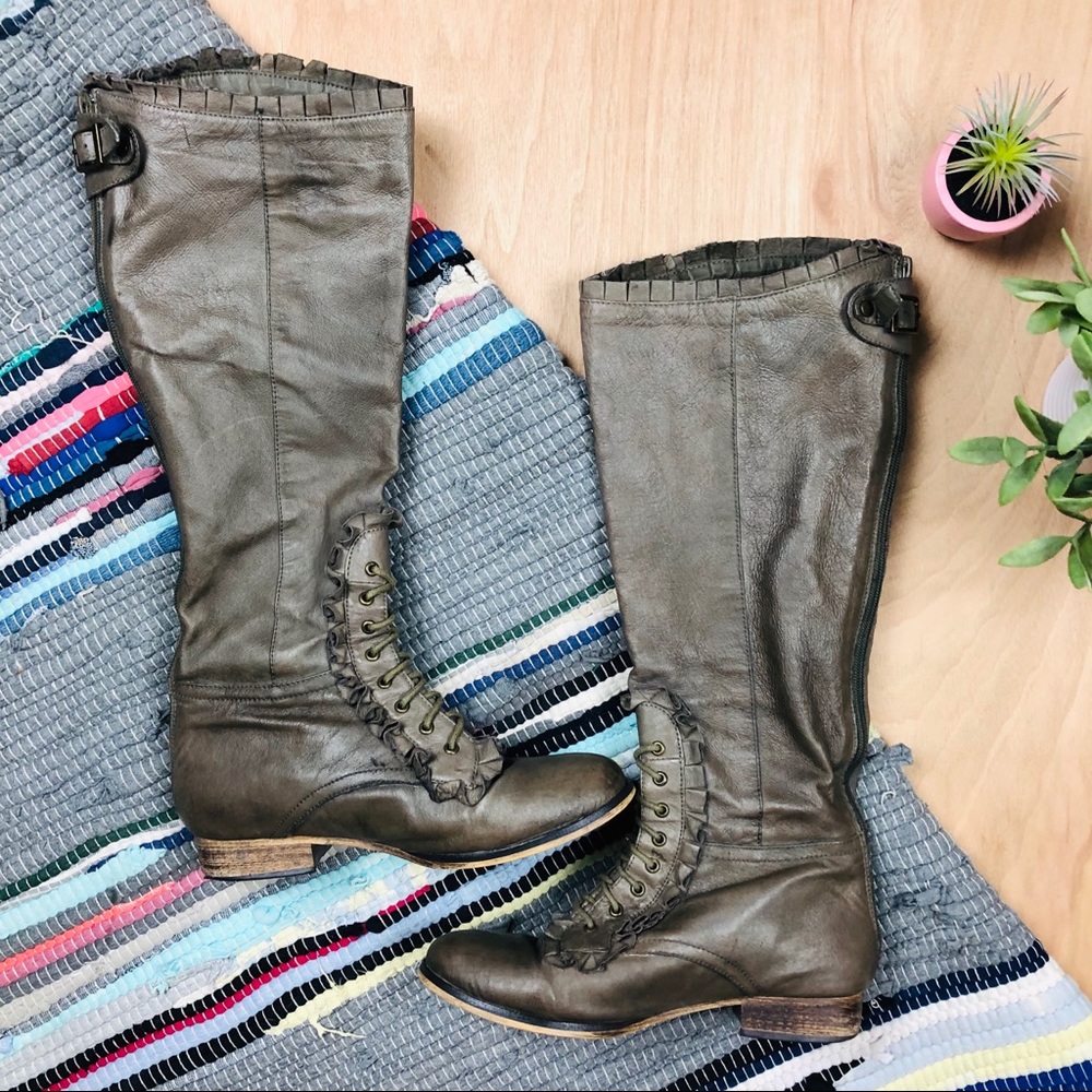 Betsey Johnson - Rallly Leather Boots In Taupe